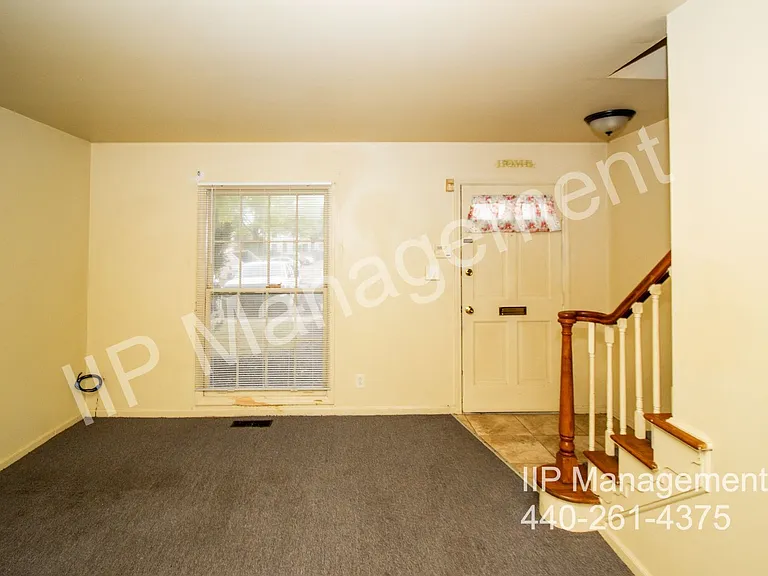 11 Trenton Sq #T-28 — Photo 6