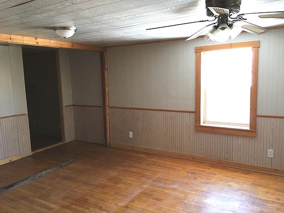 4th image of 802 5th St