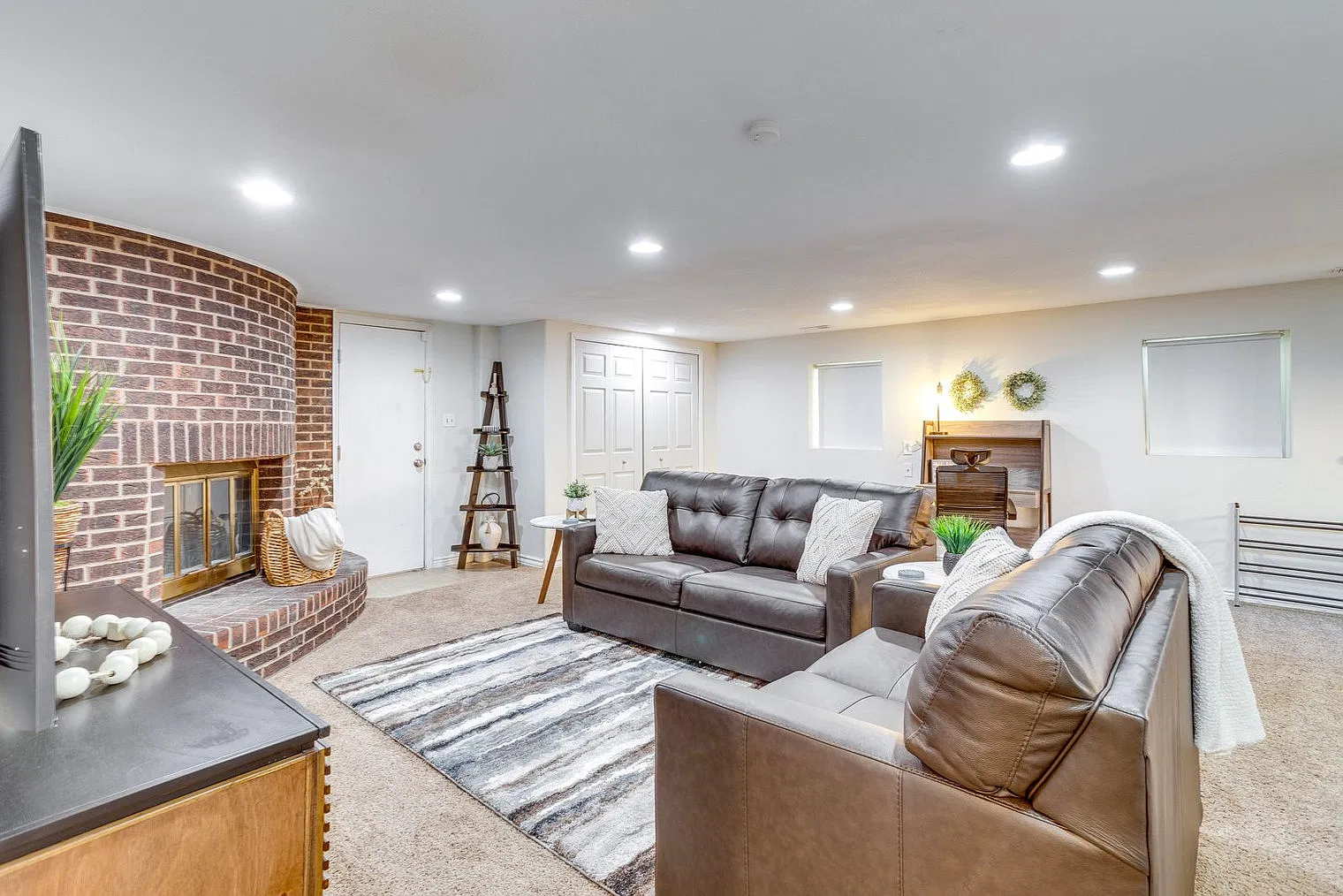 1 bed, 1.0 bath, 990 sqft, $2,741 — Photo 4