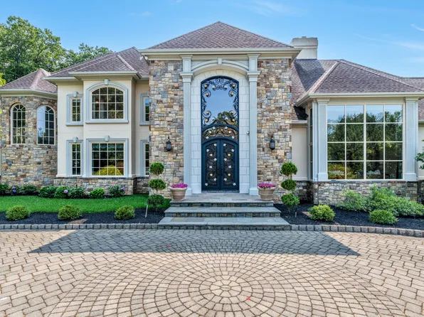 23 Hunter Rdg, Woodcliff Lake, NJ 07677