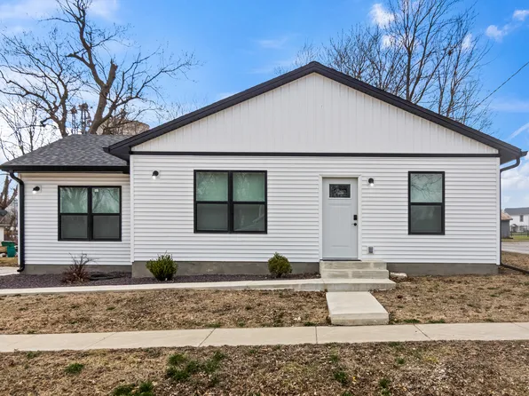 105 S East St, Towanda, IL 61776