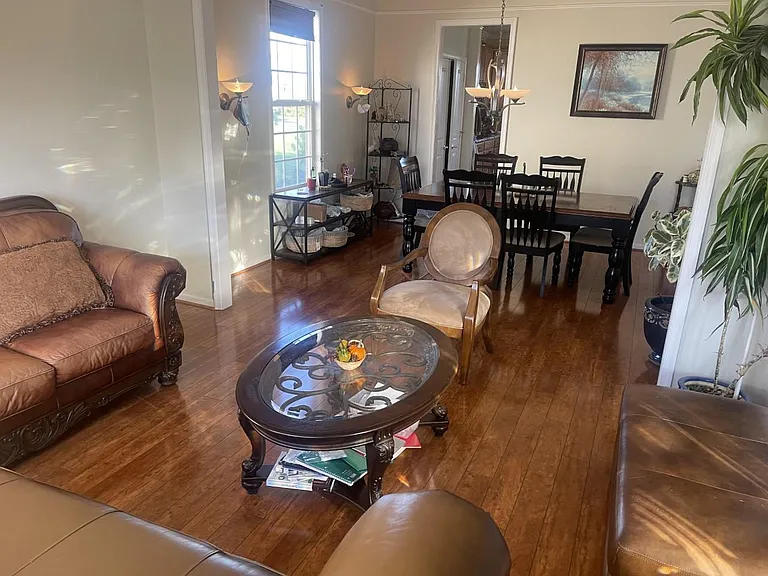 125 Rosemary Ct — Photo 8