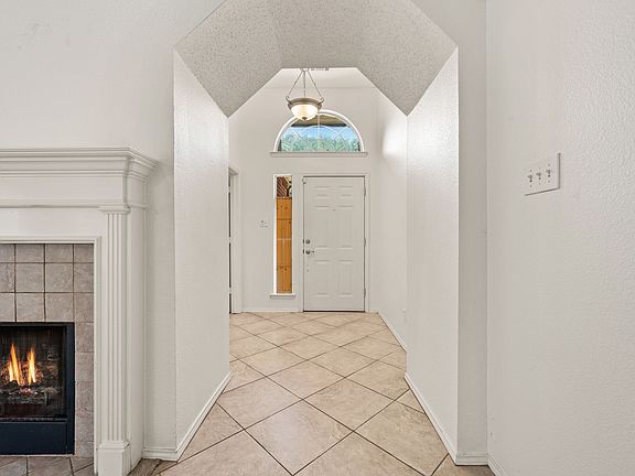 3rd image of 2308 Suntree Ln