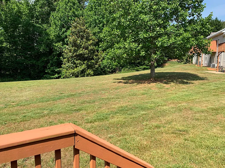 106 Pointe Cir — Photo 18