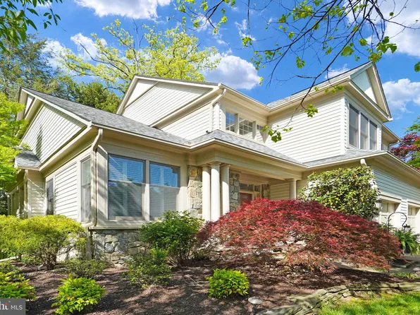 9968 Stone Vale Dr, Vienna, VA 22181