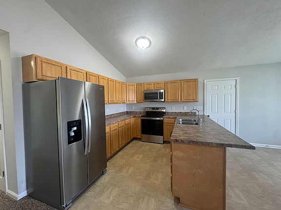 4th image of 140 Perdez Ct