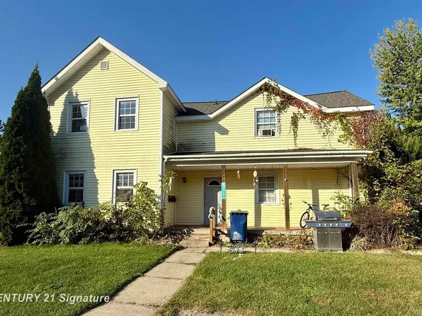 710 Chesaning St, Saint Charles, MI 48655