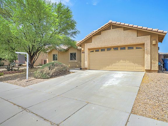 3rd image of 1051 E Providence Canyon Dr