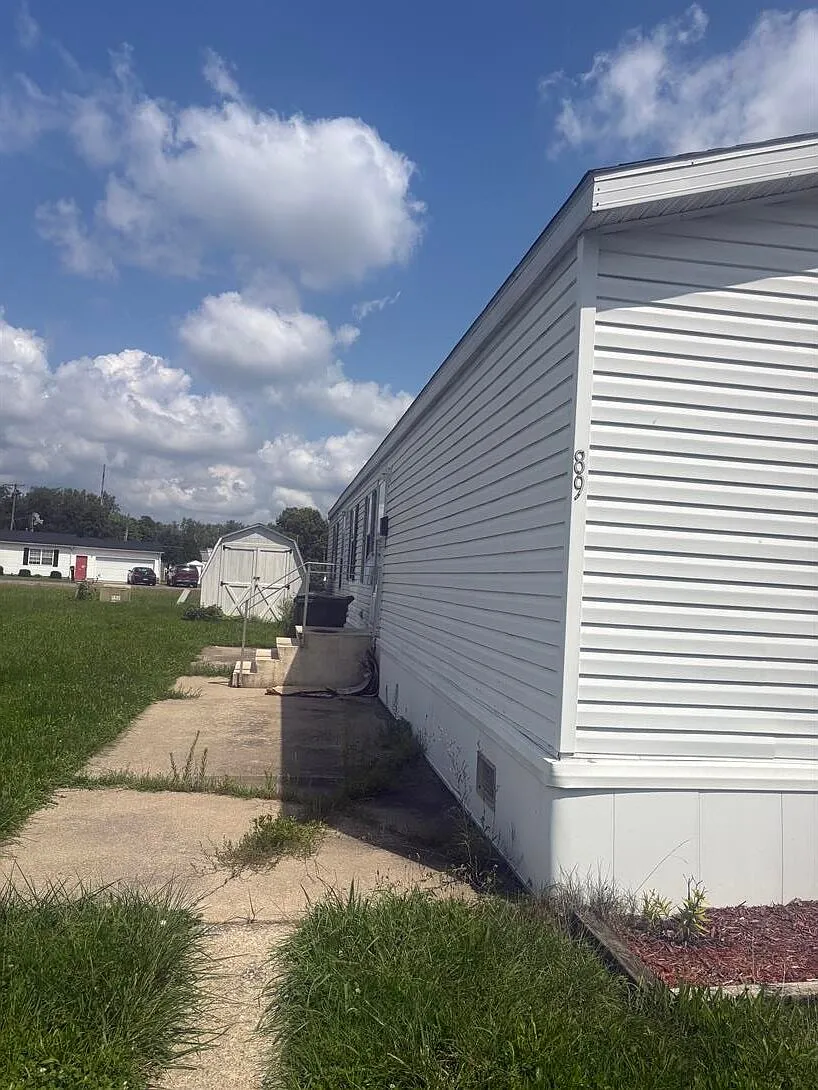 3 bed, 2.0 bath, 924 sqft, $850 — Photo 1