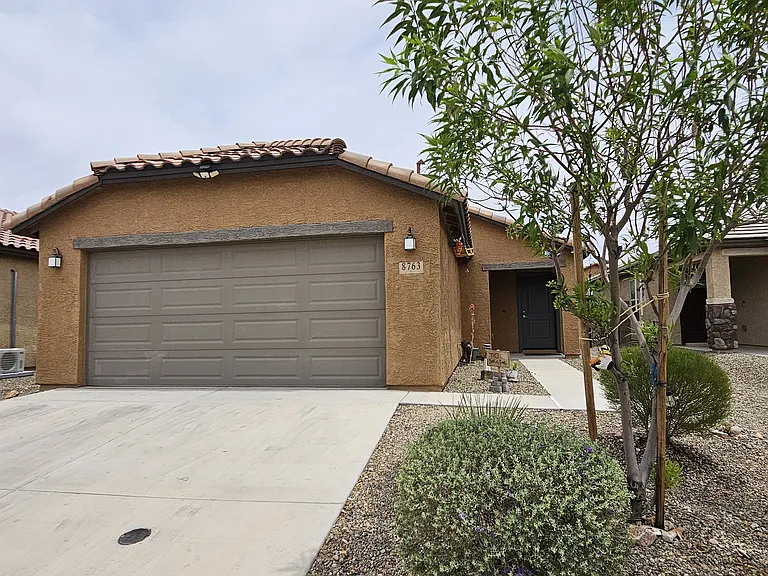8763 E Pebble Stone Ln — Photo 1