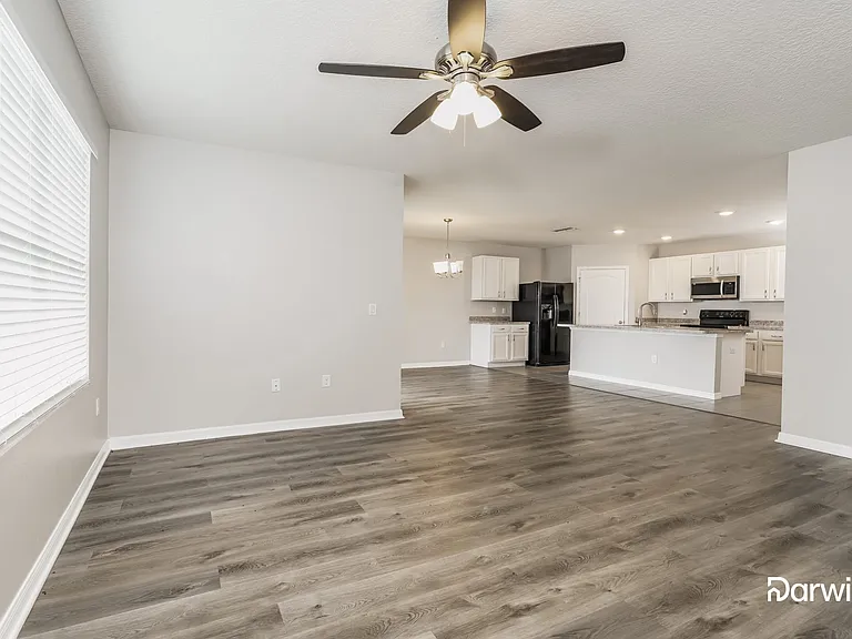 203 Bella Dr — Photo 6