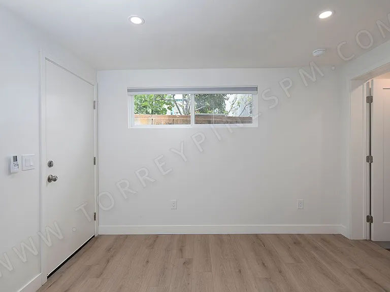 4950 1/2 Del Mar Ave — Photo 8