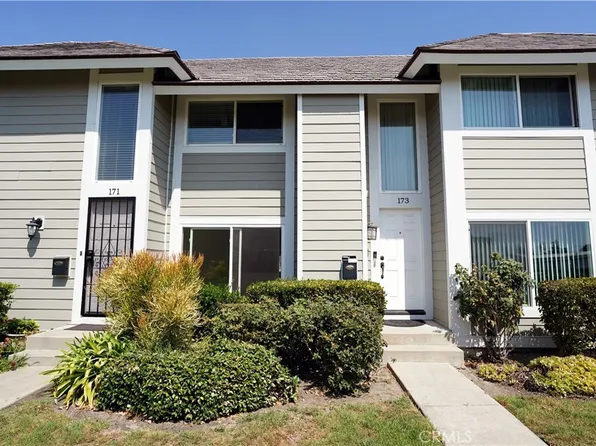173 Oval Rd #2, Irvine, CA 92604