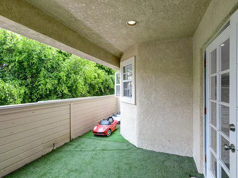 2402 Carnegie Ln #A — Photo 18