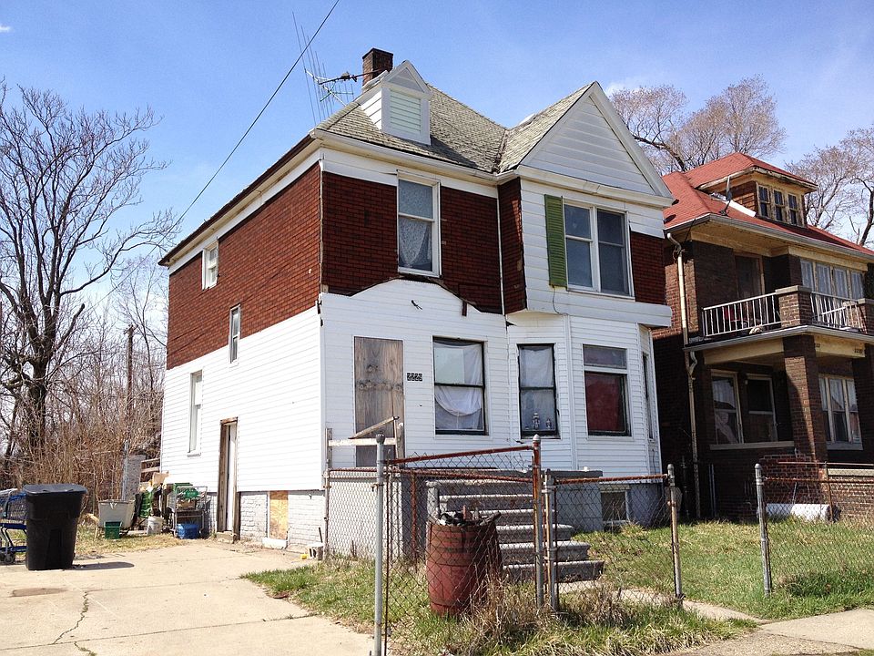 2nd image of 2229 Saint Clair St