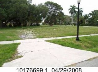3429 Hibiscus Dr, Fort Myers, FL 33901