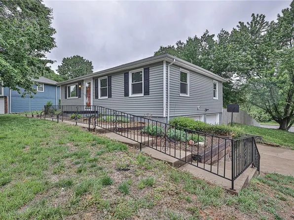 19201 E 12th Ct N, Independence, MO 64056