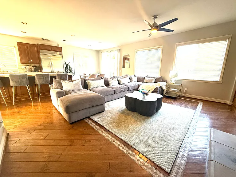 1520 Hillsborough St — Photo 4