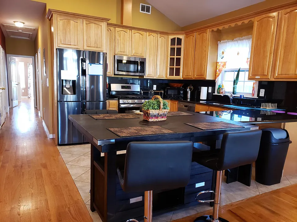389 Liberty Ave #2