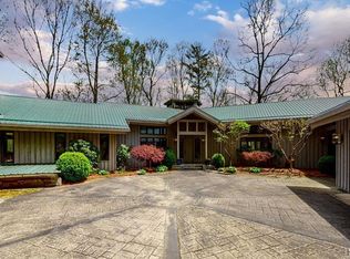 380 Country Club Estates Dr, Sapphire, NC 28774