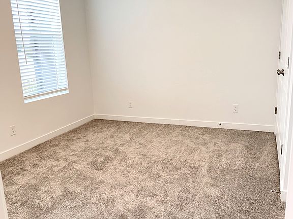 4th image of 1563 N 1875 W