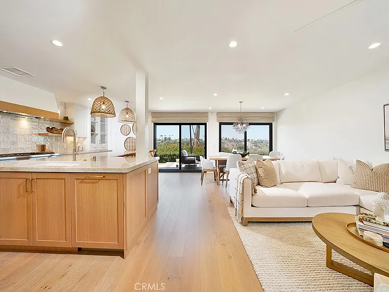 305 Avenida Cerritos — Photo 3