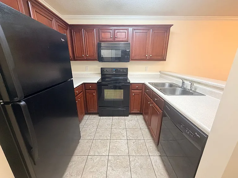 1704 N Patterson St #8 — Photo 6