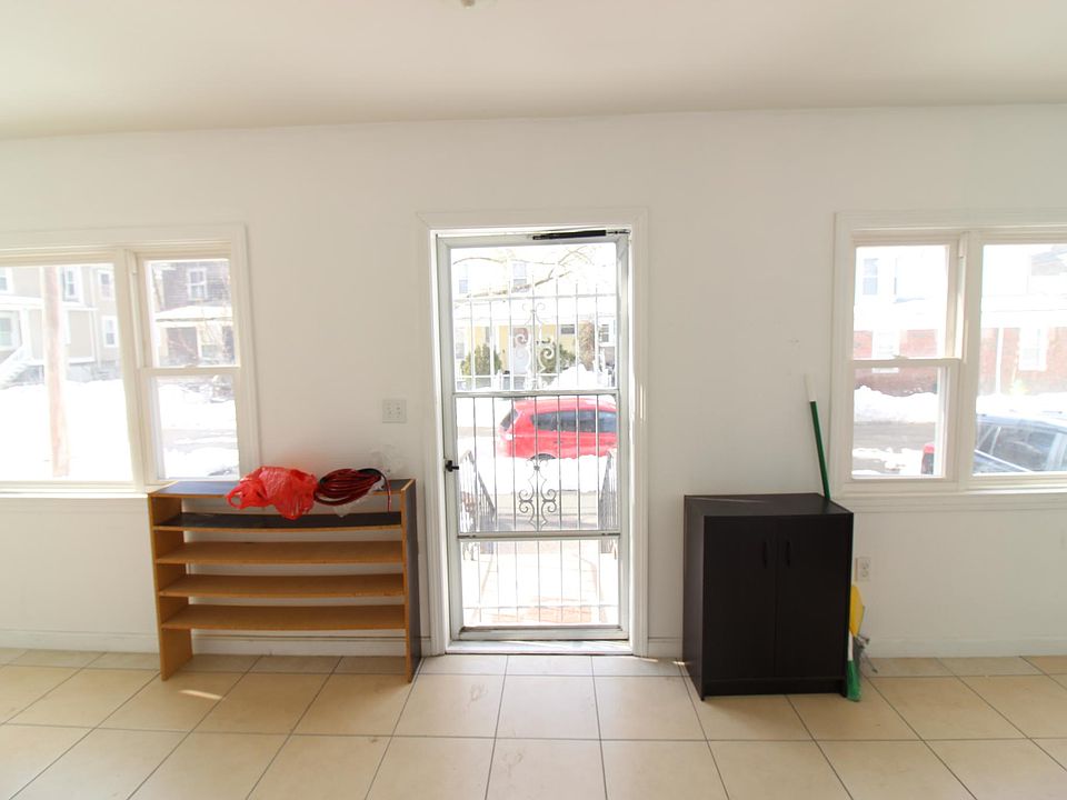 1st image of 220 Farrington St