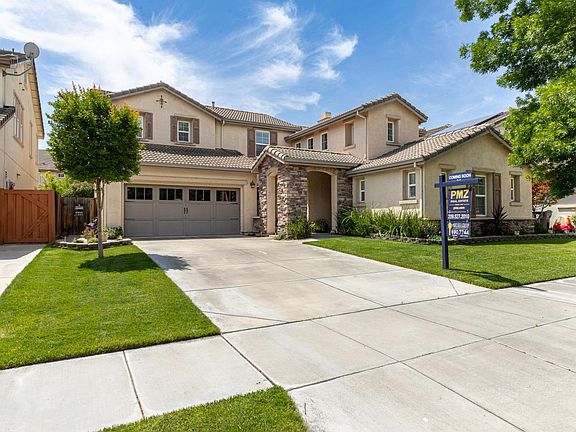 3rd image of 1002 Dry Creek Pl