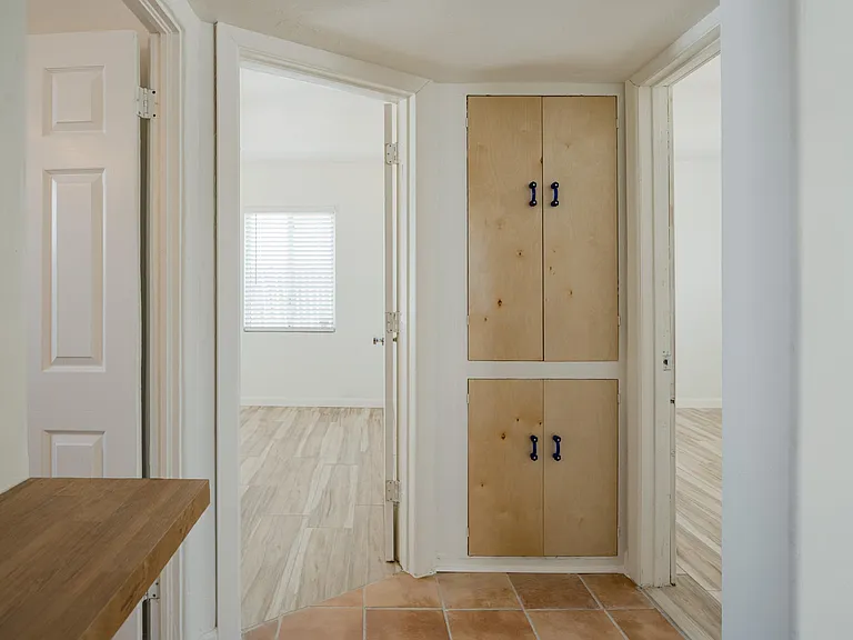 1641 E Coronado Rd — Photo 16