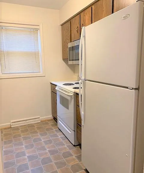 Kitchen, New Microwave