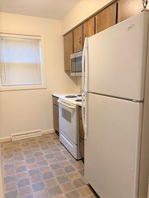 Kitchen, New Microwave