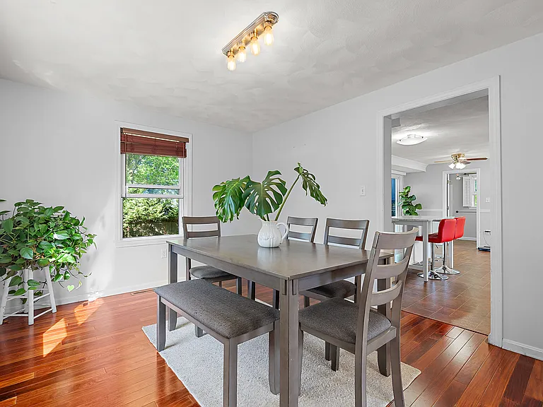 9 Rhodes St — Photo 13