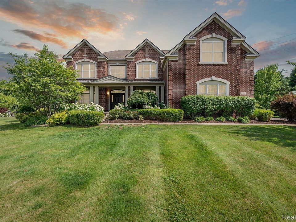 1st image of 2451 Woodridge Ct