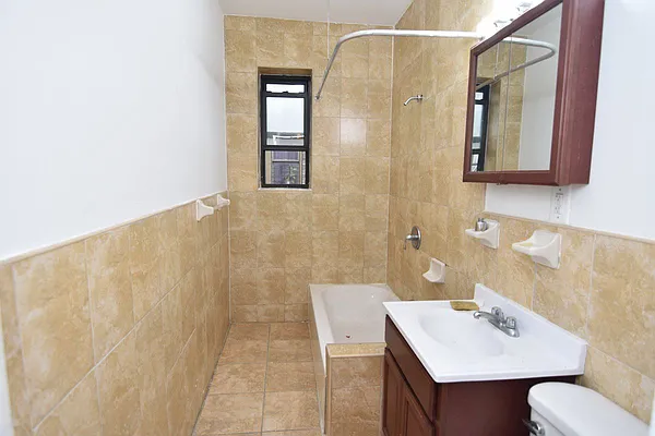 Rented by Bohemia Realty Group | media 7