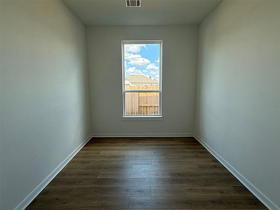 5th image of 2719 Russell Meadows Ln