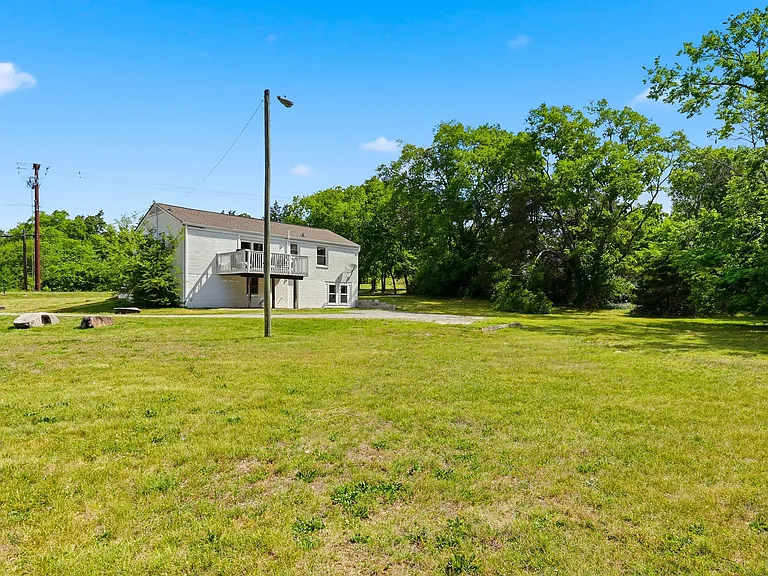 368 Oakview Dr — Photo 35