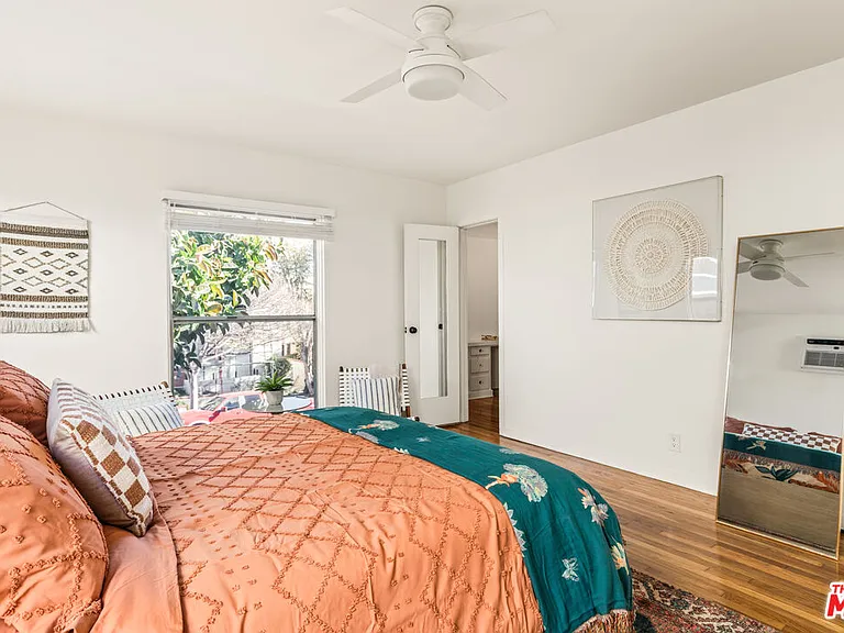 329 S Reeves Dr — Photo 19