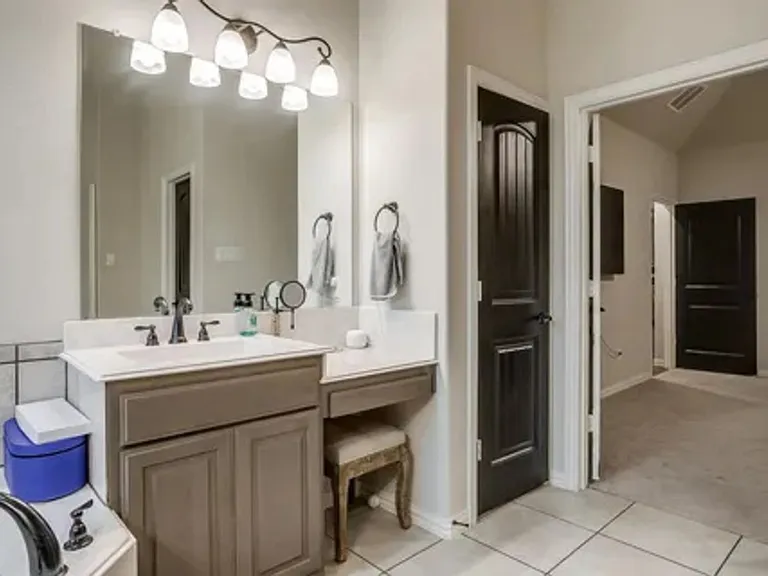 202 Camden St — Photo 18