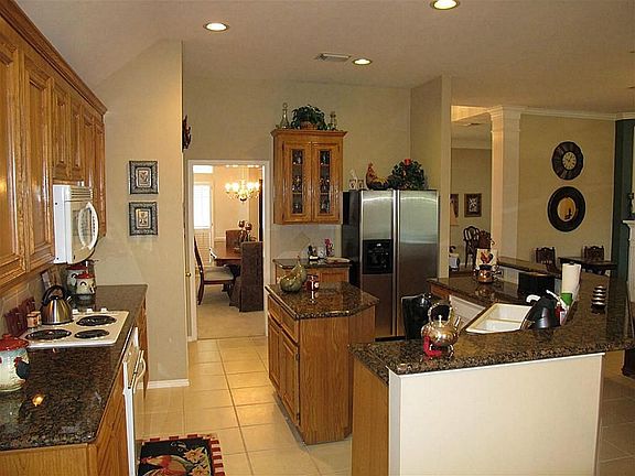 4th image of 8711 Candleshine Cir