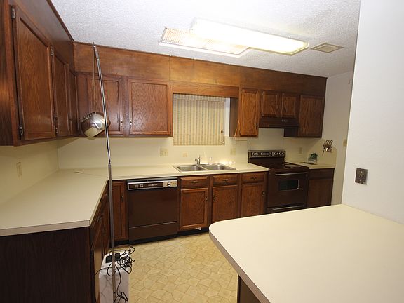 3rd image of 200 E Yuma Ave APT 12