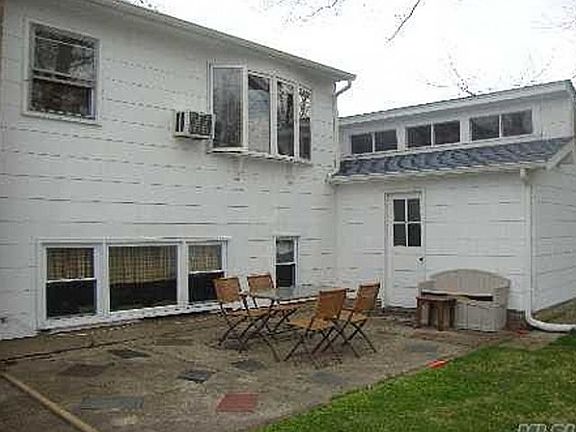 3rd image of 30 Laurel Dr
