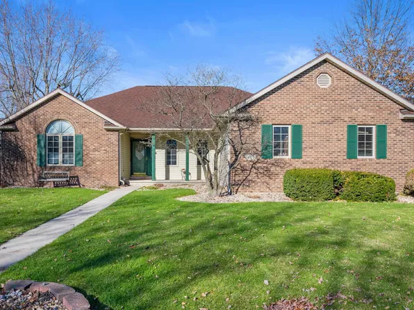 401 Greenwood Dr, Hartford City, IN 47348