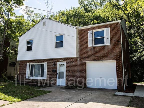 3rd image of 27600 Tremaine Dr