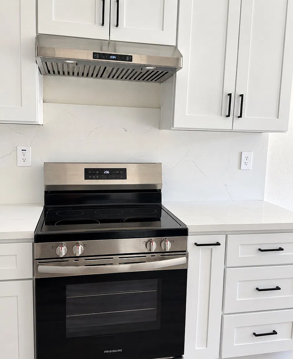 4 bed, 1242 sqft, $3,300 — Photo 3