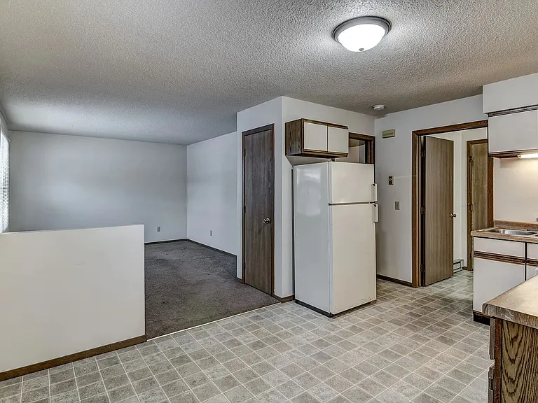 4615 Fairfax St — Photo 4