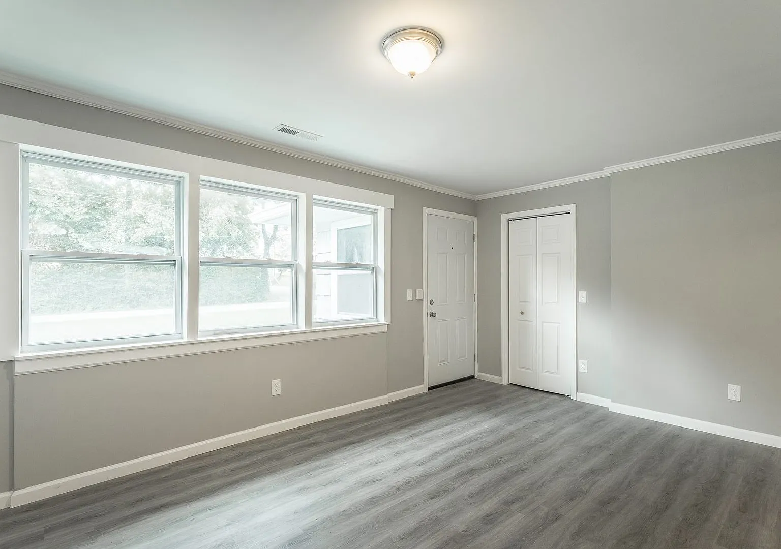 2 Bedroom, 1 Bath unit! — Photo 2