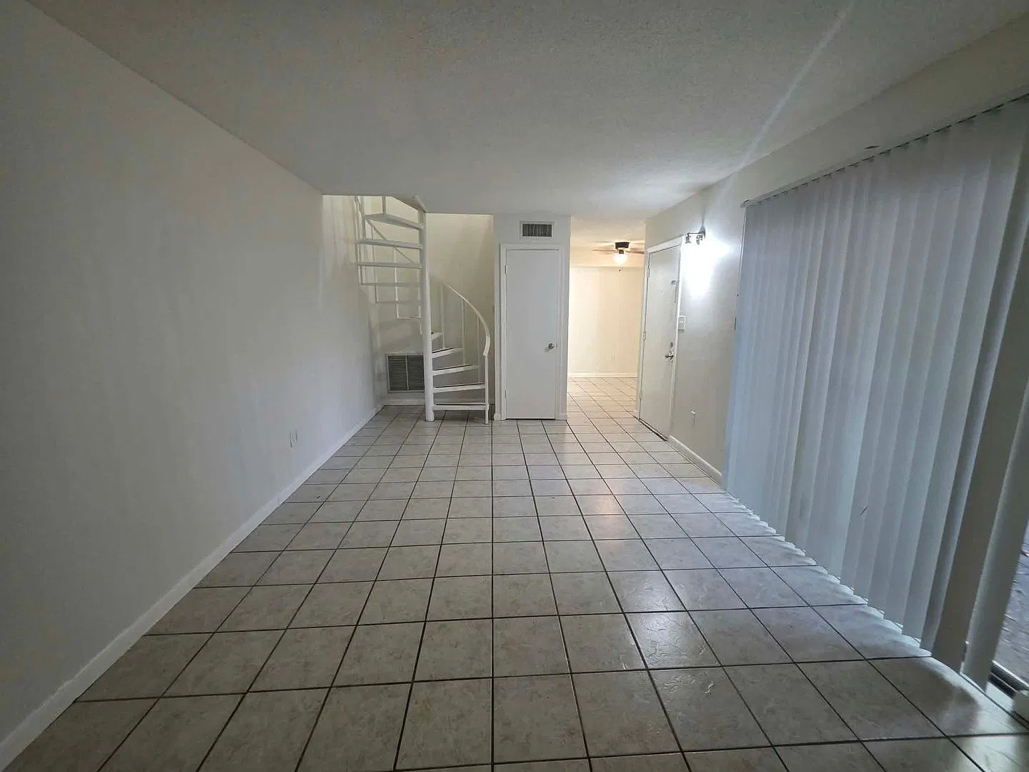 Cute 2 BR/1.5 BA townhome. — Photo 3