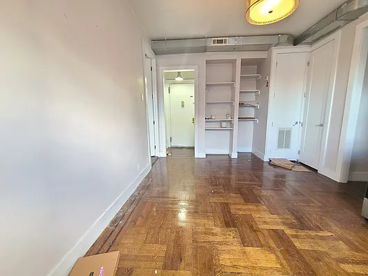 Rented by Cheskel Meisels, LREB | media 12