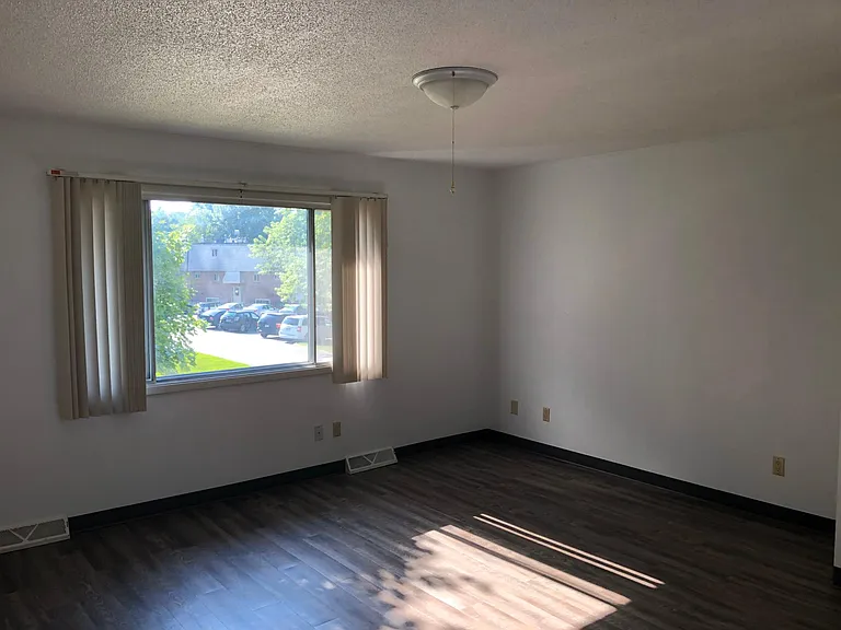 629 Westgate St — Photo 9